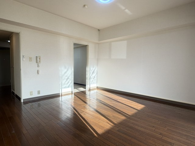 ホーユウパレス大町の居間・リビング|LDK12帖