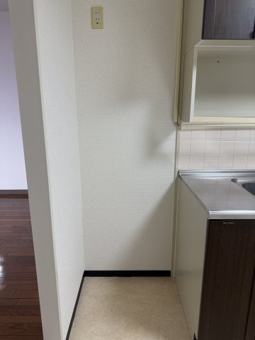 ホーユウパレス大町のキッチン|冷蔵庫置場