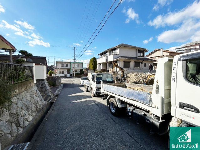 神戸市須磨区竜が台　第2期　新築一戸建ての前面道路含む現地写真|周辺は落ち着いた街並みの住宅地！子育てがしやすい住環境です！まだ未完成ですが、現地でしかわからない事もございます。是非一度ご覧ください。