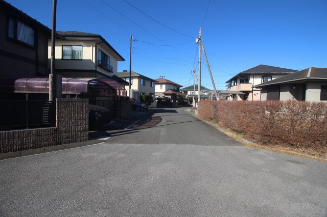 下野市緑5丁目の前面道路含む現地写真|南東側道路