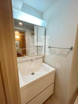 【独立洗面台】 | ガーデンテラス西川口 | 朝の支度にも助かる、独立の洗髪洗面化粧台