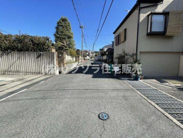 香里園東之町　中古一戸建ての前面道路含む現地写真|前道　北西　幅員4.7ｍ
■物件内覧・資金計画相談・住宅ローン相談、リフォーム相談、お問合せ受付中■
※当日・翌日のご内覧、ご相談はお電話でのお問合せがスムーズです！