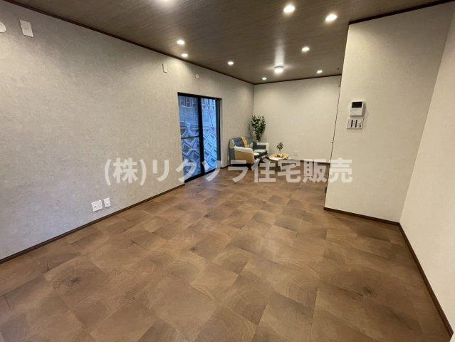 香里園東之町　中古一戸建ての独立洗面台|シャワー付き洗面化粧台
■物件内覧・資金計画相談・住宅ローン相談、リフォーム相談、お問合せ受付中■
※当日・翌日のご内覧、ご相談はお電話でのお問合せがスムーズです！