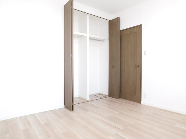 名古屋市北区辻本通１丁目の中古マンションの洋室|◇洋室◇　　明るい洋室約６．２帖　全居室収納完備♪　（２０２５年８月リフォーム済）