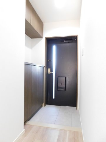 名古屋市北区辻本通１丁目の中古マンションの玄関|◇玄関◇　　収納完備で玄関がスッキリと片付きます♪