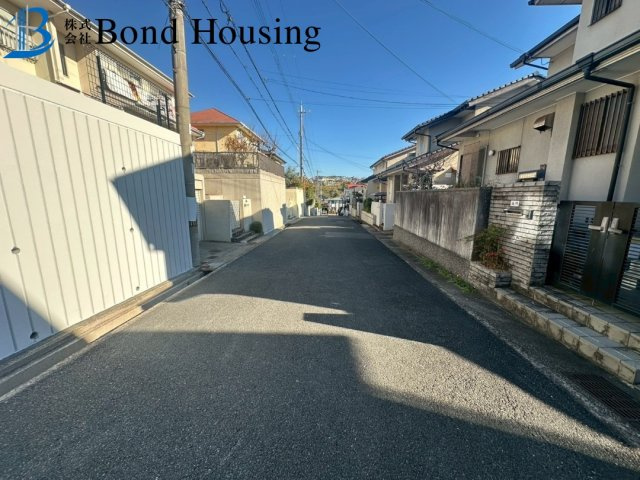 土地面積50坪越え・広々とした4LDK　つつじが丘5丁目の前面道路含む現地写真