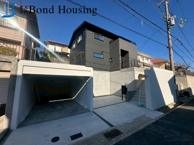 土地面積50坪越え・広々とした4LDK　つつじが丘5丁目の前面道路含む現地写真