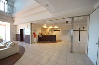 【エントランス】 | エイジングコート琵琶湖プレミアビュー | エントランス、管理人受付付近