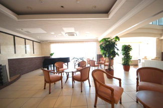 【エントランス】 | エイジングコート琵琶湖プレミアビュー | エントランス、談話空間