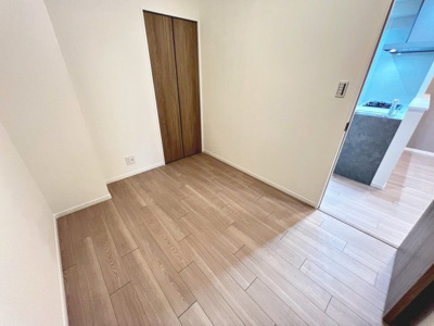 【寝室】 | 南海住吉清水丘グリーンコート | 食品館アプロまで徒歩７分！ファミリーマートまで徒歩５分！サンドラッグまで徒歩１２分！ケーズデンキまで徒歩１４分！お買い物に便利な立地ですね♪