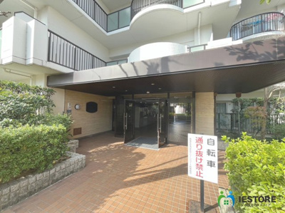 【エントランス】 | 南海住吉清水丘グリーンコート | 遠里小野病院まで徒歩１５分ですので、突然の怪我や体調不良の時にも安心ですね！