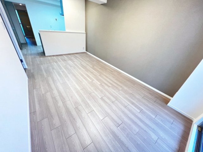 【居間・リビング】 | 南海住吉清水丘グリーンコート | 【リビング】ＬＤＫ約１３．３帖！採光良好なリビングは、ご家族の憩いの空間。居心地の良い快適な安らぎの場所にもなりそうです！