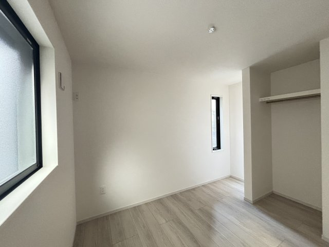 天白区塩釜口1期｜名古屋市の戸建ならホームアップの収納|ハンガーパイプ付き