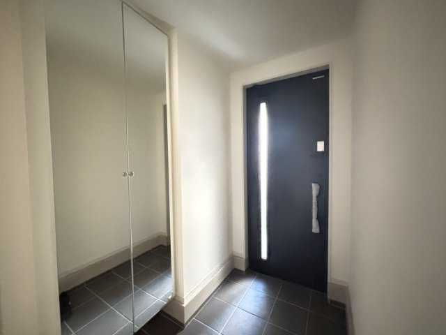 天白区塩釜口1期｜名古屋市の戸建ならホームアップの玄関|収納力あるシューズボックス付き