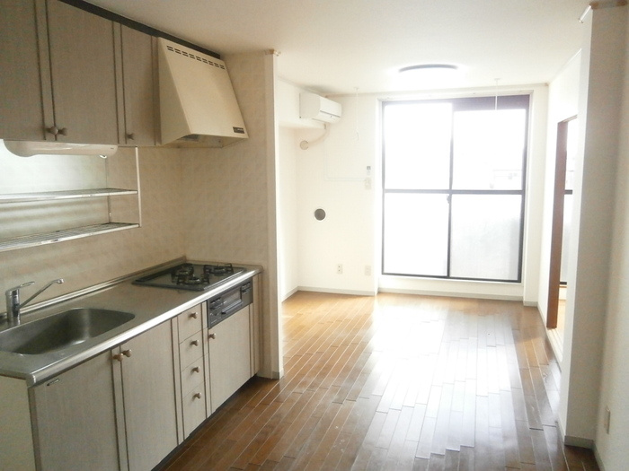 グローリアスハイツの居間・リビング