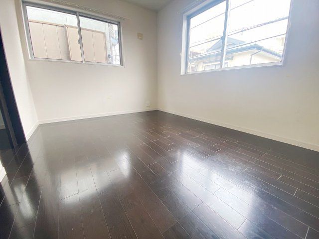 新開1丁目の洋室