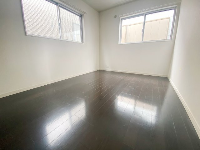 新開1丁目の内装