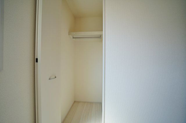 【横浜市瀬谷区中屋敷1丁目25-3新築戸建て】★仲介手数料無料★（上瀬谷小学校・瀬谷中学校）の収納