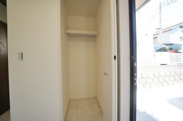 【横浜市瀬谷区中屋敷1丁目25-3新築戸建て】★仲介手数料無料★（上瀬谷小学校・瀬谷中学校）の収納