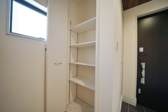【横浜市瀬谷区中屋敷1丁目25-3新築戸建て】★仲介手数料無料★（上瀬谷小学校・瀬谷中学校）の収納