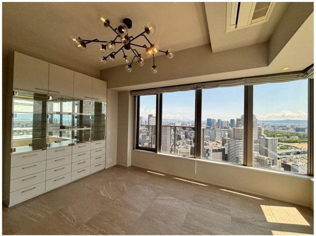 グランドメゾン上町台レジデンスタワーの洋室