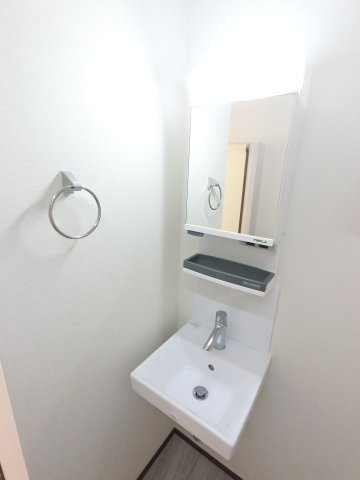 MET小岩の独立洗面台