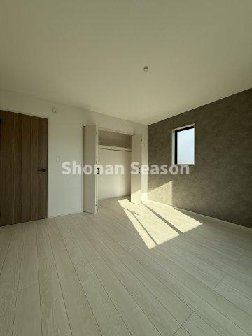 【洋室】 | 散らかりがちな子供部屋にもピッタリな全室フローリング！
どのお部屋を使おうか、今から家族会議が楽しみですね♪
