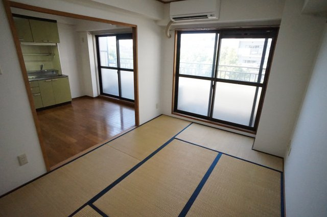 マンションベルベルの和室|和室ならではの温かな和の空間で寛ぎの時間を過ごせます