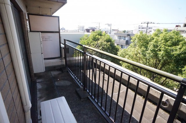 マンションベルベルのバルコニー