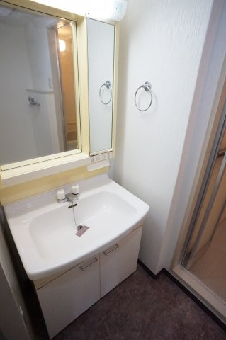 マンションベルベルの洗面所|スペースが確保できる洗面所です