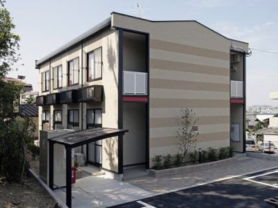 【外観】 | レオパレス霧ヶ丘 | 「０円で入居も可能♪」お得にお探しするなら不動産すまラボにお任せ下さい♪
〇現地待合わせOK　〇LINE対応可　〇他社物件持込ＯＫ
〇遠隔契約OK　〇お値引き喜んで♪皆様のお問合せをお待ちしています♪