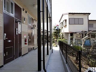 【その他】 | レオパレス霧ヶ丘 | 共用部分は清掃業者が清掃しています。