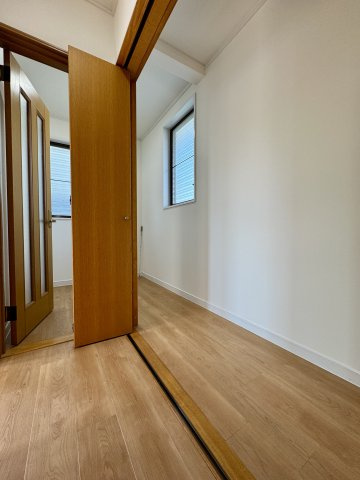 浜名区内野台の収納|２階も広々収納スペースがございます。横から開けれますので取り出しもし易いです♪