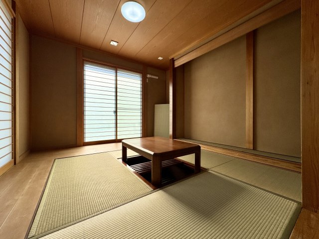 浜名区内野台の和室|１階4.5帖和室。掘りごたつがあります♪