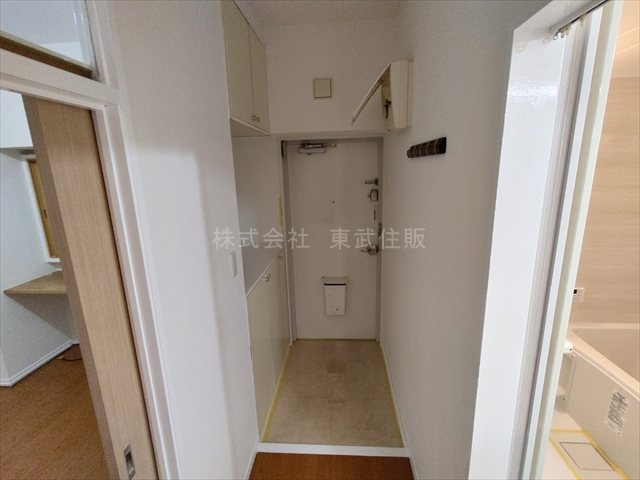 【玄関】 | 川越シティハイツ | 収納もある玄関です