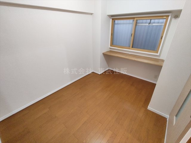 【洋室】 | 川越シティハイツ | 洋室5.4帖、落ち着いた色調の洋室です