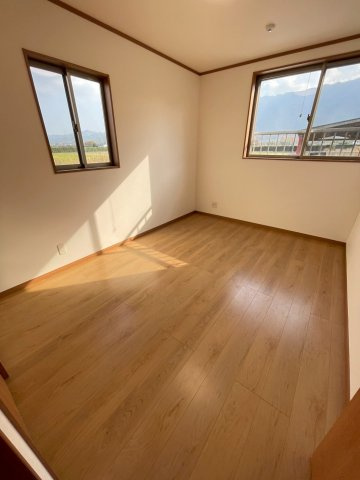 久留米市田主丸町石垣のアパートの洋室