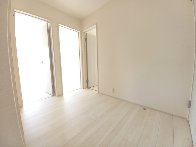 水戸市河和田町　4期の内装|明るく開放感のある2階ホールスペースです（同施工物件）