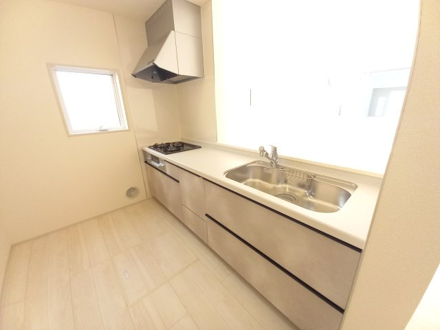 水戸市河和田町　4期のキッチン|カウンター越しからリビングが見渡せるので、お子様の様子を見守りながらお料理が作れる嬉しいカウンターキッチン♪（同施工物件）