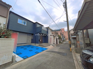 【前面道路含む現地写真】