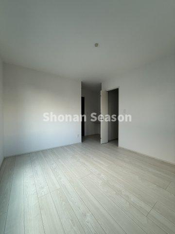 【洋室】 | スペース十分！プライベートルームは２階に３部屋ございます♪