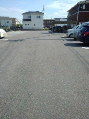 【駐車場】 | ランドマーク３１５　Ａ