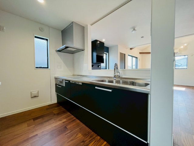 【キッチン】 | 豊島区長崎２丁目　新築戸建て | 【施工例】収納豊富でお料理もはかどるキッチン