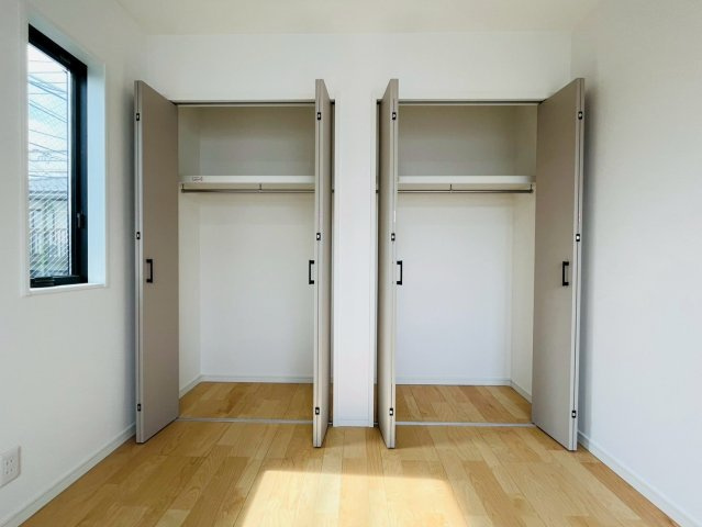 【収納】 | 豊島区長崎２丁目　新築戸建て | 【施工例】収納スペースも豊富に確保、衣類もスッキリです