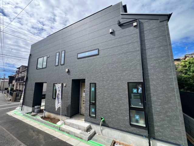 【外観】 | 豊島区長崎２丁目　新築戸建て | 上品な佇まいと存在感を兼ね備えた、洗練された外観デザイン