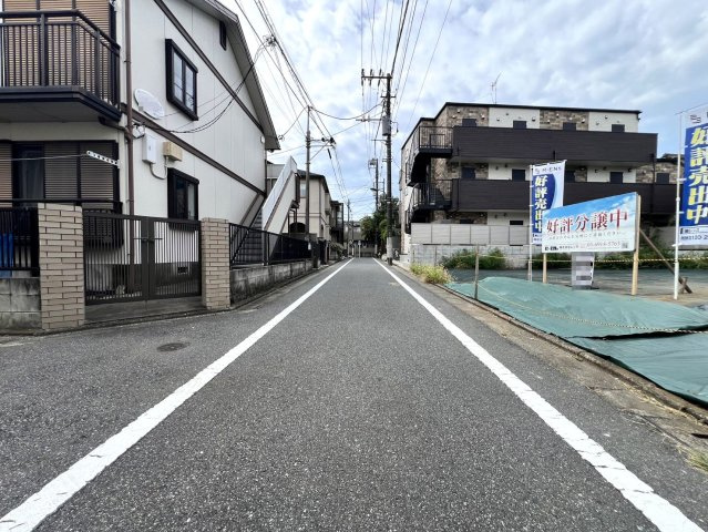 【前面道路含む現地写真】 | 豊島区長崎２丁目　新築戸建て | 住まいに品格とゆったりとした雰囲気をもたらす環境
