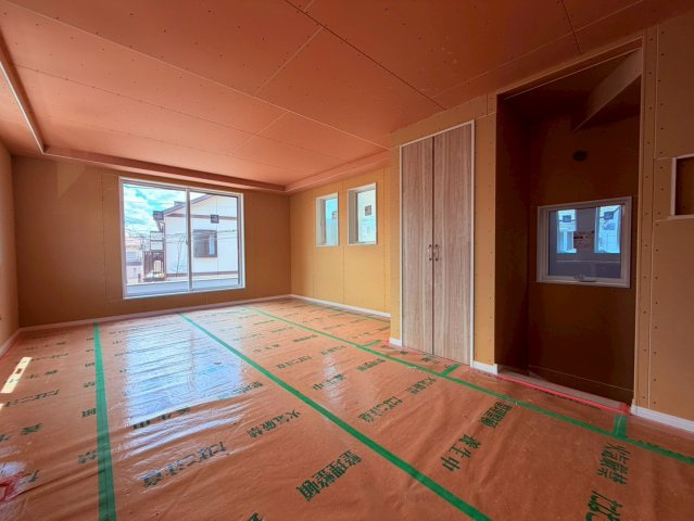 【居間・リビング】 | 豊島区長崎２丁目　新築戸建て | 【建築中】会話が弾む、開放的で居心地の良いLDK