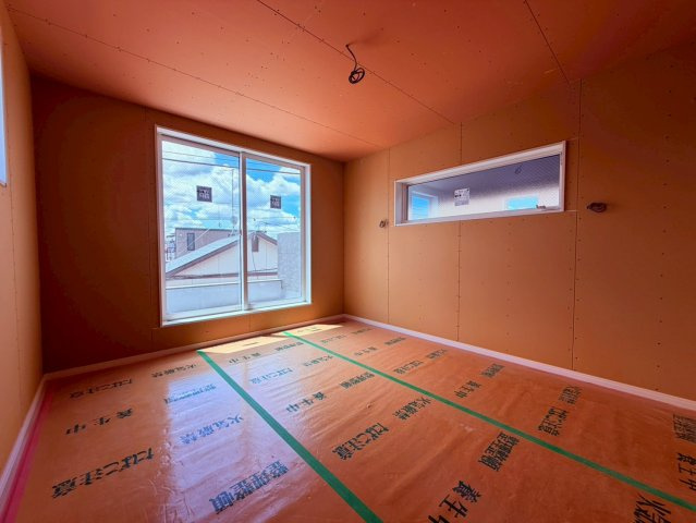 【洋室】 | 豊島区長崎２丁目　新築戸建て | 【建築中】シンプルで使いやすく、多彩なレイアウトが可能です