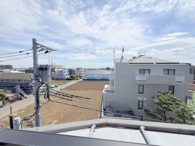 【展望】 | プレシス朝霞台グリーンパークス（朝霞店） | 2026年5月撮影/バルコニーからの眺望
南東角住戸につき陽当、眺望、通風良好◎
をぜひ現地にて陽当たりや眺望をご体感ください。