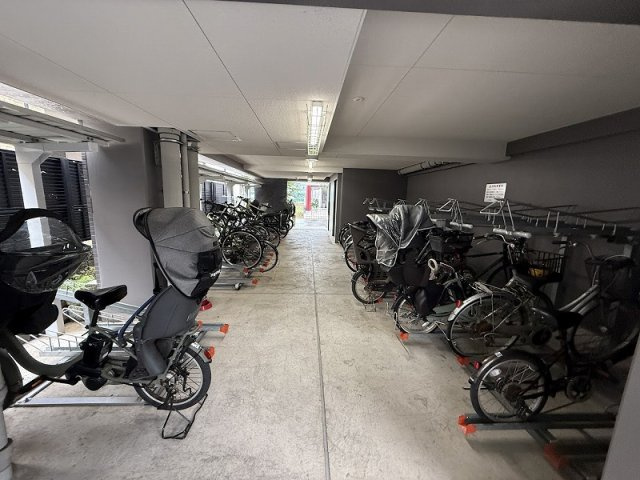 【駐輪場】 | プレシス朝霞台グリーンパークス（朝霞店） | 2025年11月撮影